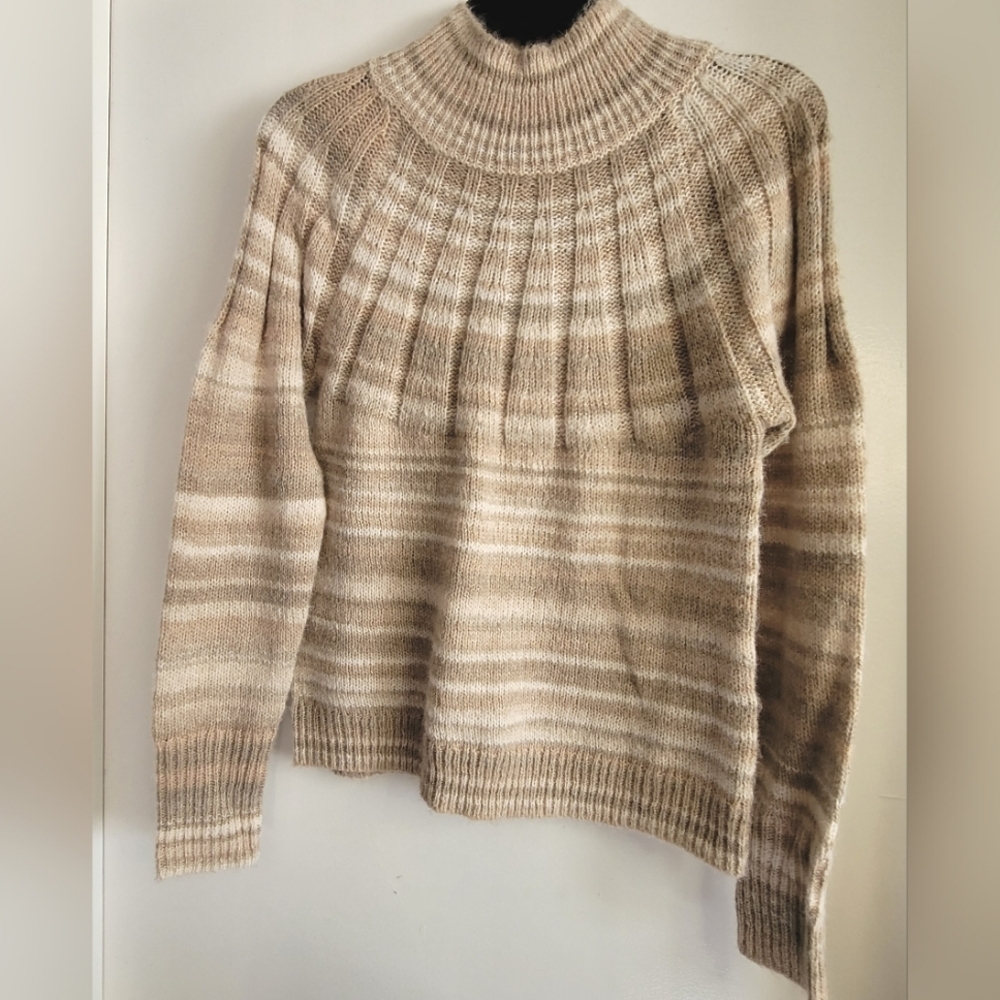 Knox Rose Long Sleeves Sweater, Size Small * NEW*, Tan/White